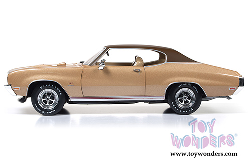 Auto World American Muscle - Hemmings Muscle Machines | Buick&reg; Skylark GS Stage 1 Hardtop (1970, 1/18 scale diecast model car, Gold) AMM1105