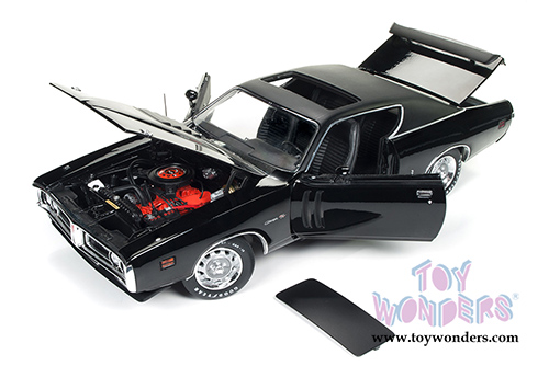 Auto World American Muscle - Dodge Charger R/T SE Hard Top with Sunroof (1971, 1/18 scale diecast model car, Black) AMM1107