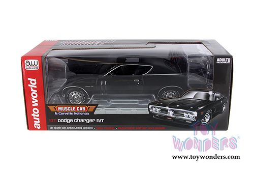 Auto World American Muscle - Dodge Charger R/T SE Hard Top with Sunroof (1971, 1/18 scale diecast model car, Black) AMM1107