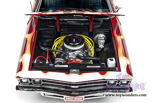 Auto World - Hot Rod Magazine | Chevy&reg; Chevelle&reg; SS&trade; 396 Hardtop (1969, 1/18 scale diecast model car, Rich Metallic Red/Black) AMM1108