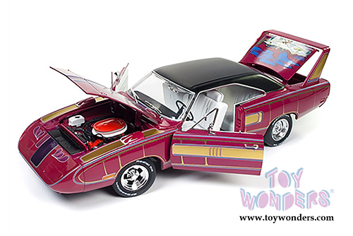 Auto World - American Muscle | Plymouth Superbird Hardtop MCACN Barn Finds (1970, 1/18 scale diecast model car, Custom Paint) AMM1113