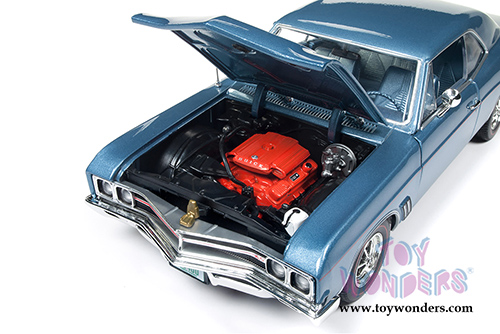 Auto World American Muscle - 1:18 and 1:64 scale Buick&reg; GS&trade; 400 Hardtop (1967, 1/18,1/64 scale diecast model car, Sapphire Blue) AMM1115