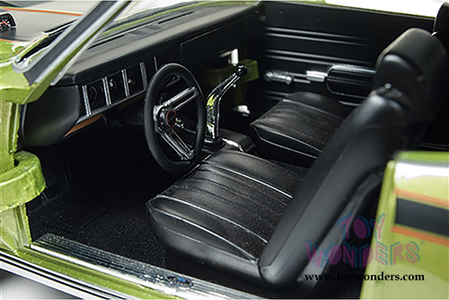 Auto World American Muscle - Hemmings Muscle Machines | 1971 Buick&reg; Skylark&trade; GSX&trade; Hardtop (1971, 1/18 scale diecast model car, Lime mist Green) AMM1117