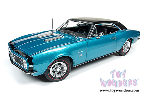 Auto World American Muscle - Baldwin Motion&reg; Camaro&reg; SS&trade; 427 Hardtop (1967, 1/18 scale diecast model car, Marina Blue) AMM1118