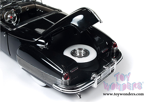 Auto World American Muscle - Buick&reg; Y-Job Convertible (1938, 1/18 scale diecast model car, Black) AMM1120