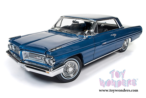 Auto World - Pontiac&reg; Grand Prix&trade; Hardtop (1962, 1/18 scale diecast model car, Ensign Blue) AMM1122