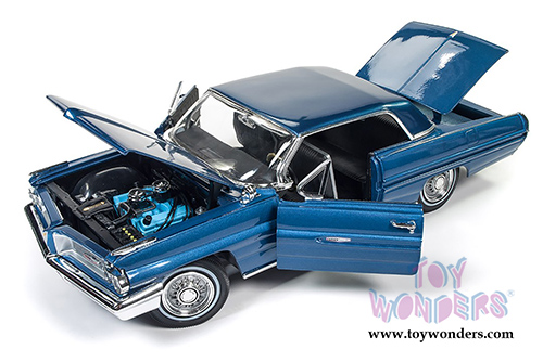 Auto World - Pontiac&reg; Grand Prix&trade; Hardtop (1962, 1/18 scale diecast model car, Ensign Blue) AMM1122