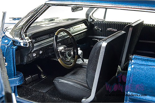 Auto World - Pontiac&reg; Grand Prix&trade; Hardtop (1962, 1/18 scale diecast model car, Ensign Blue) AMM1122