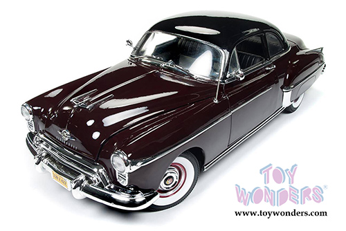 Auto World American Muscle - Hemmings Muscle Machines Oldsmobile&reg; 88 Hard Top (1950, 1/18 scale diecast model car, Maroon) AMM1127