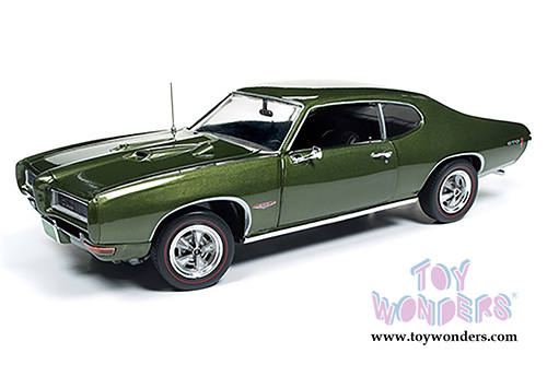 Auto World - American Muscle | Pontiac&reg; GTO&trade; Hardtop Class of '68 (1968, 1/18 scale diecast model car, Verdoro Green) AMM1128