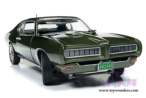 Auto World - American Muscle | Pontiac&reg; GTO&trade; Hardtop Class of '68 (1968, 1/18 scale diecast model car, Verdoro Green) AMM1128