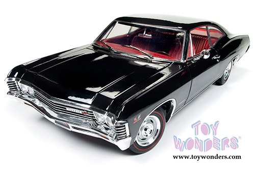 Auto World - American Muscle | Chevy&reg; Impala&trade; SS&trade; 427 Hard Top (1967, 1/18 scale diecast model car, Tuxedo Black) AMM1129