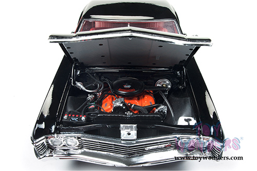 Auto World - American Muscle | Chevy&reg; Impala&trade; SS&trade; 427 Hard Top (1967, 1/18 scale diecast model car, Tuxedo Black) AMM1129