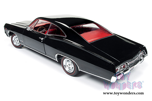Auto World - American Muscle | Chevy&reg; Impala&trade; SS&trade; 427 Hard Top (1967, 1/18 scale diecast model car, Tuxedo Black) AMM1129