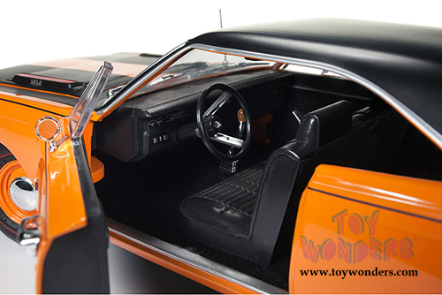Auto World - American Muscle | Plymouth Road Runner Hard Top Looney Tunes&trade; 50th Anniversary (1969, 1/18 scale diecast model car, Omaha Orange) AMM1131