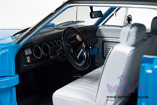 Auto World - American Muscle | Plymouth Superbird Hardtop Looney Tunes&trade; (1970, 1/18 scale diecast model car, Petty Blue) AMM1137