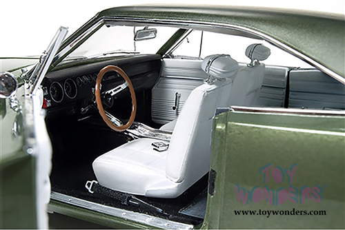 Auto World American Muscle - Dodge Charger R/T Hard Top Class of '68 (1968, 1/18 scale diecast model car, Medium Green Metallic) AMM1140