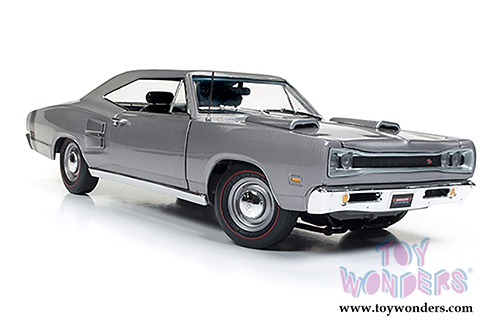 Auto World American Muscle - Dodge Coronet R/T Hardtop (1969, 1/18 scale diecast model car, Silver) AMM1141