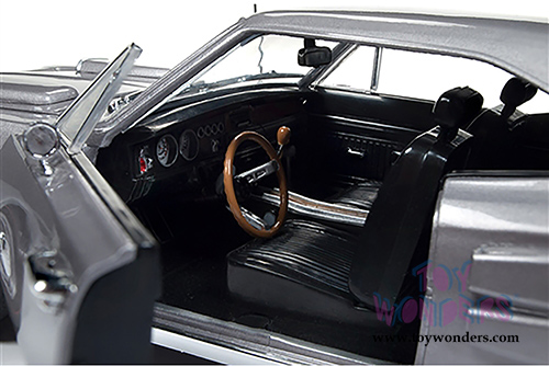 Auto World American Muscle - Dodge Coronet R/T Hardtop (1969, 1/18 scale diecast model car, Silver) AMM1141
