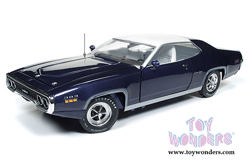 Auto World - American Muscle | Plymouth Satellite Sebring Plus Hardtop (1971, 1/18 scale diecast model car, Purple) AMM1146