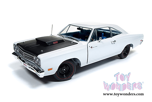 Auto World American Muscle - Hemmings Muscle Machines | Plymouth Roadrunner Hardtop Looney Tunes&trade; (1969½, 1/18 scale diecast model car, White) AMM1147