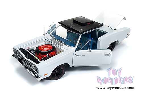 Auto World American Muscle - Hemmings Muscle Machines | Plymouth Roadrunner Hardtop Looney Tunes&trade; (1969½, 1/18 scale diecast model car, White) AMM1147
