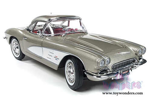 Auto World American Muscle - Chevy&reg; Corvette&reg; Hardtop Muscle Car & Corvette Nationals (MCACN) (1961, 1/18 scale diecast model car, Fawn Beige) AMM1151
