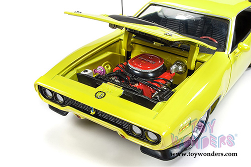 Auto World - American Muscle | Plymouth Road Runner Hardtop Looney Tunes&trade; (1971, 1/18 scale diecast model car, Yellow) AMM1158