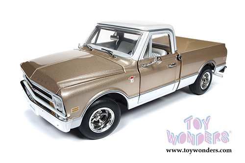 Auto World - Chevrolet® C-10™ Fleet Side Pickup Truck (1968, 1/18 scale diecast model car, Gold/White) AMM1165