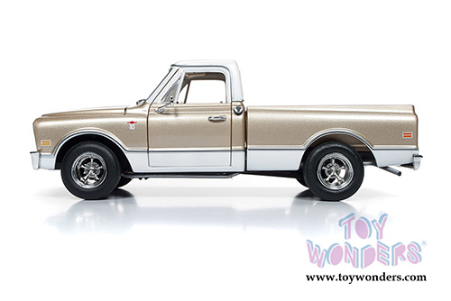 Auto World - Chevrolet® C-10™ Fleet Side Pickup Truck (1968, 1/18 scale diecast model car, Gold/White) AMM1165