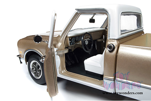 Auto World - Chevrolet® C-10™ Fleet Side Pickup Truck (1968, 1/18 scale diecast model car, Gold/White) AMM1165