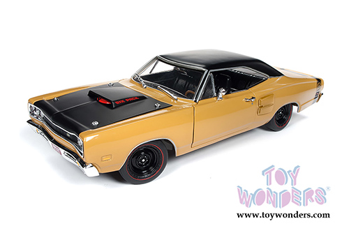 Auto World - American Muscle | Dodge Coronet Super Bee Hardtop Class of  '69 50th Anniversary (1969, 1/18 scale diecast model car, Butterscotch/Black) AMM1172
