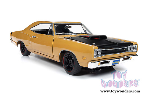 Auto World - American Muscle | Dodge Coronet Super Bee Hardtop Class of '69 50th Anniversary (1969, 1/18 scale diecast model car, Butterscotch) AMM1173