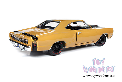 Auto World - American Muscle | Dodge Coronet Super Bee Hardtop Class of '69 50th Anniversary (1969, 1/18 scale diecast model car, Butterscotch) AMM1173