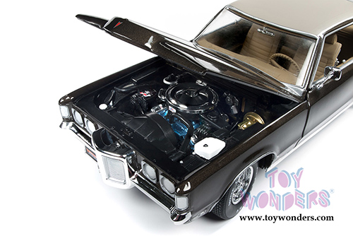 Auto World - American Muscle | Pontiac&reg; Grand Prix&trade; SJ Muscle Car & Corvette Nationals (MCACN) 10th Anniversary (1969, 1/18 scale diecast model car, Brown) AMM1175