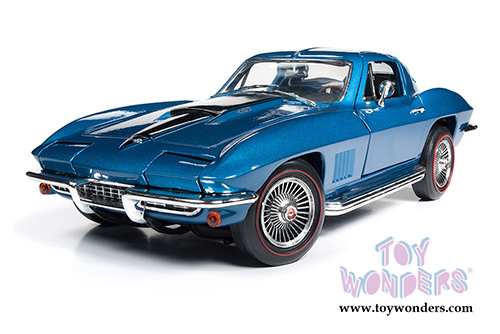 Auto World American Muscle - Chevy&reg; Corvette&reg; Hardtop Muscle Car & Corvette Nationals (MCACN) (1967, 1/18 scale diecast model car, Marina Blue) AMM1176