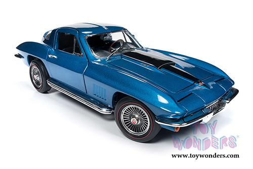 Auto World American Muscle - Chevy&reg; Corvette&reg; Hardtop Muscle Car & Corvette Nationals (MCACN) (1967, 1/18 scale diecast model car, Marina Blue) AMM1176