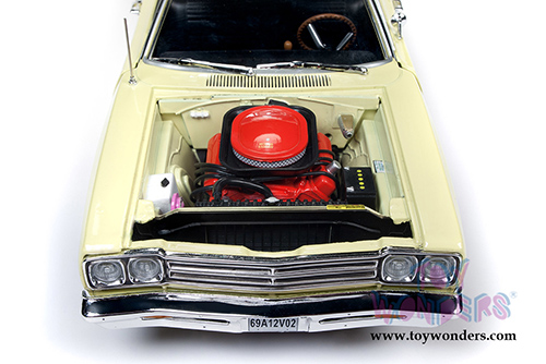 Auto World - American Muscle | Plymouth Road Runner Hardtop Class of '69 50th Anniversary (1969, 1/18 scale diecast model car, Sunfire Yellow/Black) AMM1179