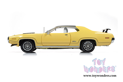 Auto World - American Muscle - Plymouth GTX Hardtop Muscle Car & Corvette Nationals (MCACN) (1971, 1/18 scale diecast model car, Lemon Twist) AMM1186