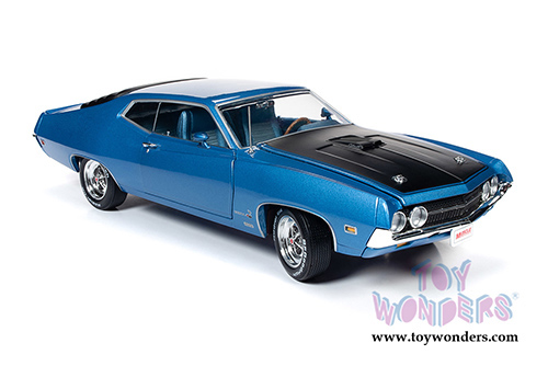 Auto World American Muscle - Hemmings Muscle Machines Ford Torino Cobra Hardtop (1970, 1/18 scale diecast model car, Metallic Blue/Black) AMM1189