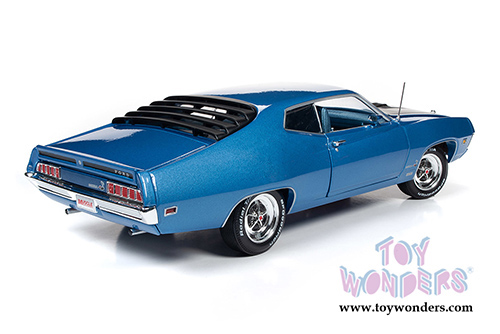 Auto World American Muscle - Hemmings Muscle Machines Ford Torino Cobra Hardtop (1970, 1/18 scale diecast model car, Metallic Blue/Black) AMM1189