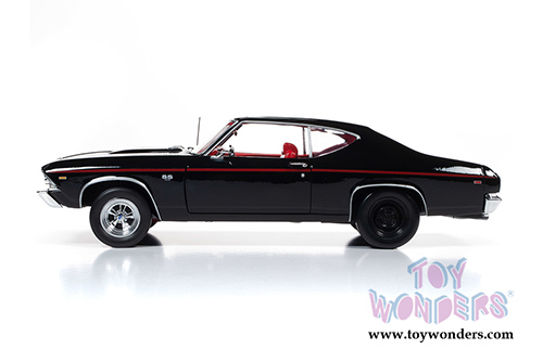 Auto World American Muscle - Chevy&reg; Chevelle&reg; SS 396 Hardtop Muscle Car & Corvette Nationals (MCACN) (1969, 1/18 scale diecast model car, Tuxedo Black) AMM1190