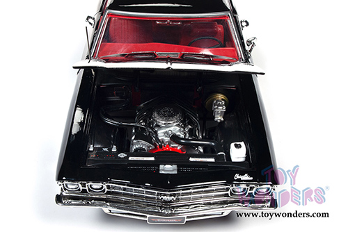 Auto World American Muscle - Chevy&reg; Chevelle&reg; SS 396 Hardtop Muscle Car & Corvette Nationals (MCACN) (1969, 1/18 scale diecast model car, Tuxedo Black) AMM1190