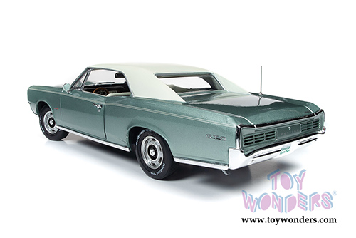 Auto World American Muscle - Hemmings Motor News | Pontiac&reg; GTO&trade; Magazine Cover Car (August 2016) (1966, 1/18 scale diecast model car, Palmetto Green) AMM1192