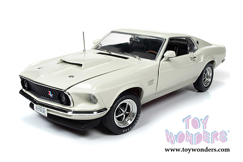 Auto World - American Muscle | Ford Mustang Fastback Boss 429 Hardtop Class of '69 50th Anniversary (1969, 1/18 scale diecast model car, Wimbledon White) AMM1196