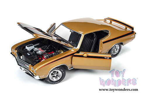 Auto World American Muscle - Buick® GSX™ Hardtop Muscle Car & Corvette Nationals (MCACN) (1971, 1/18 scale diecast model car, Cortez Gold) AMM1198