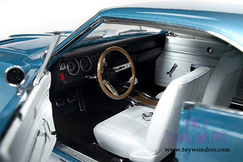 Auto World - American Muscle Dodge Charger R/T Hardtop Muscle Car & Corvette Nationals (MCACN) (1969, 1/18 scale diecast model car, B3 Light Blue) AMM1200