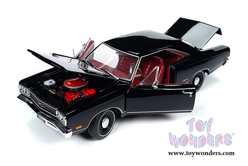 Auto World - American Muscle - Plymouth GTX Hardtop Muscle Car & Corvette Nationals (MCACN) (1969, 1/18 scale diecast model car, Black Velvet) AMM1204