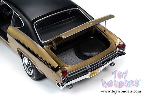 Auto World American Muscle - Yenko&reg; Chevy&reg; Chevelle&reg; Hardtop  (1969, 1/18 scale diecast model car, Olympic Gold) AMM1206