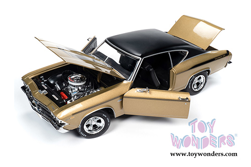 Auto World American Muscle - Yenko&reg; Chevy&reg; Chevelle&reg; Hardtop  (1969, 1/18 scale diecast model car, Olympic Gold) AMM1206